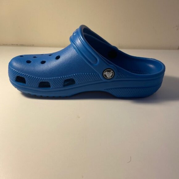 Bright Blue Classic Crocs Size 6 New - Picture 4 of 5